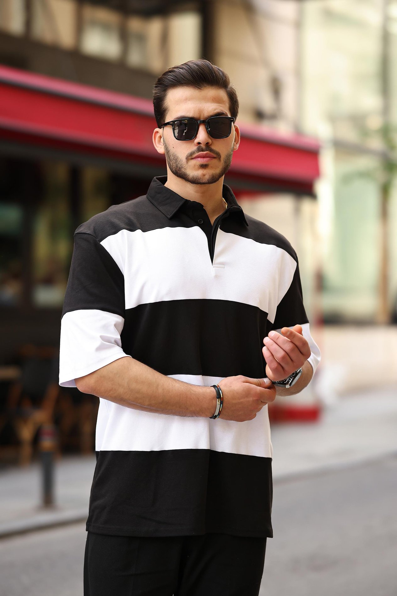 Miron Siyah Beyaz Polo Yaka Blok Parçalı Oversize Tişört- 2410
