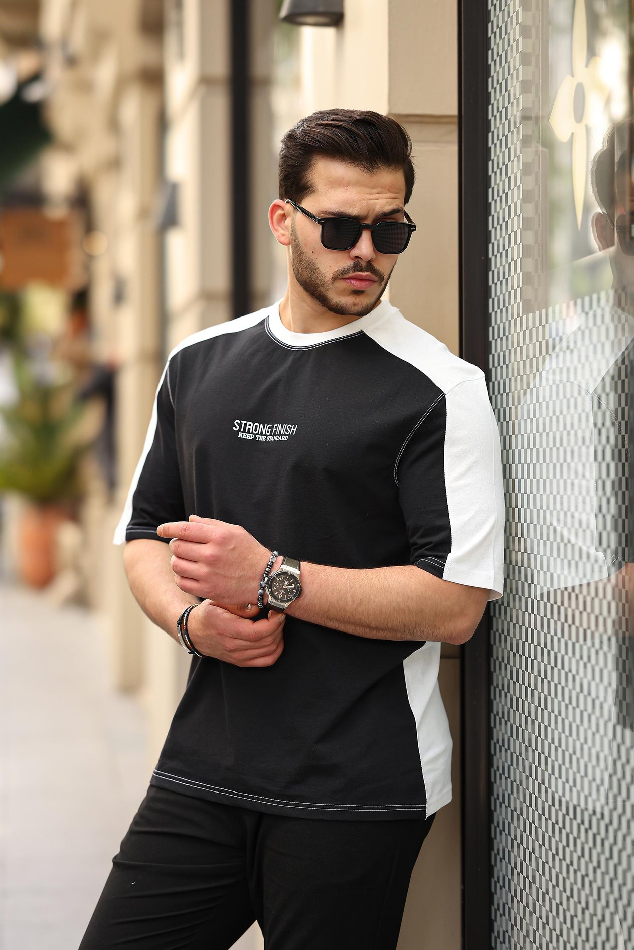 Miron Siyah Beyaz Strong Finish Baskılı Oversize Kısa Kolu Tişört- 2411