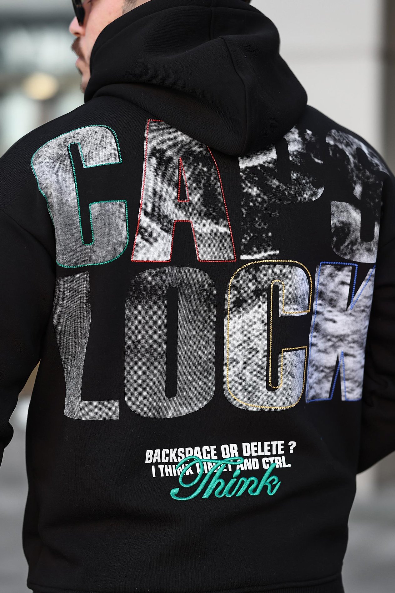 Miron Siyah Sırtı Baskılı Kapüşonlu Üç İplik Oversize Sweatshirt- 2441