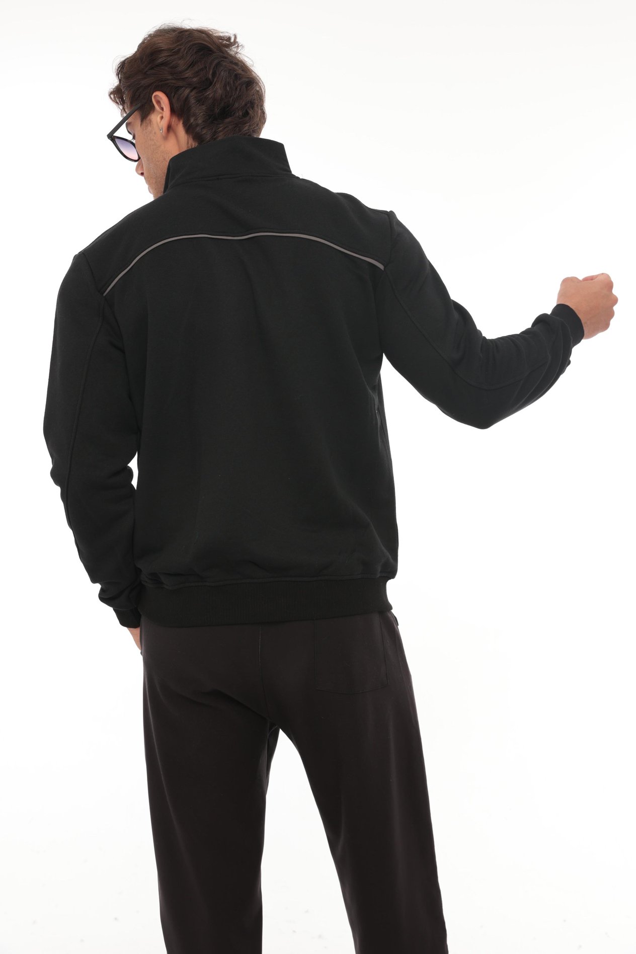 Miron Siyah Üç İplik Fermuarlı Nakış Detaylı Regular Fit Sweatshirt