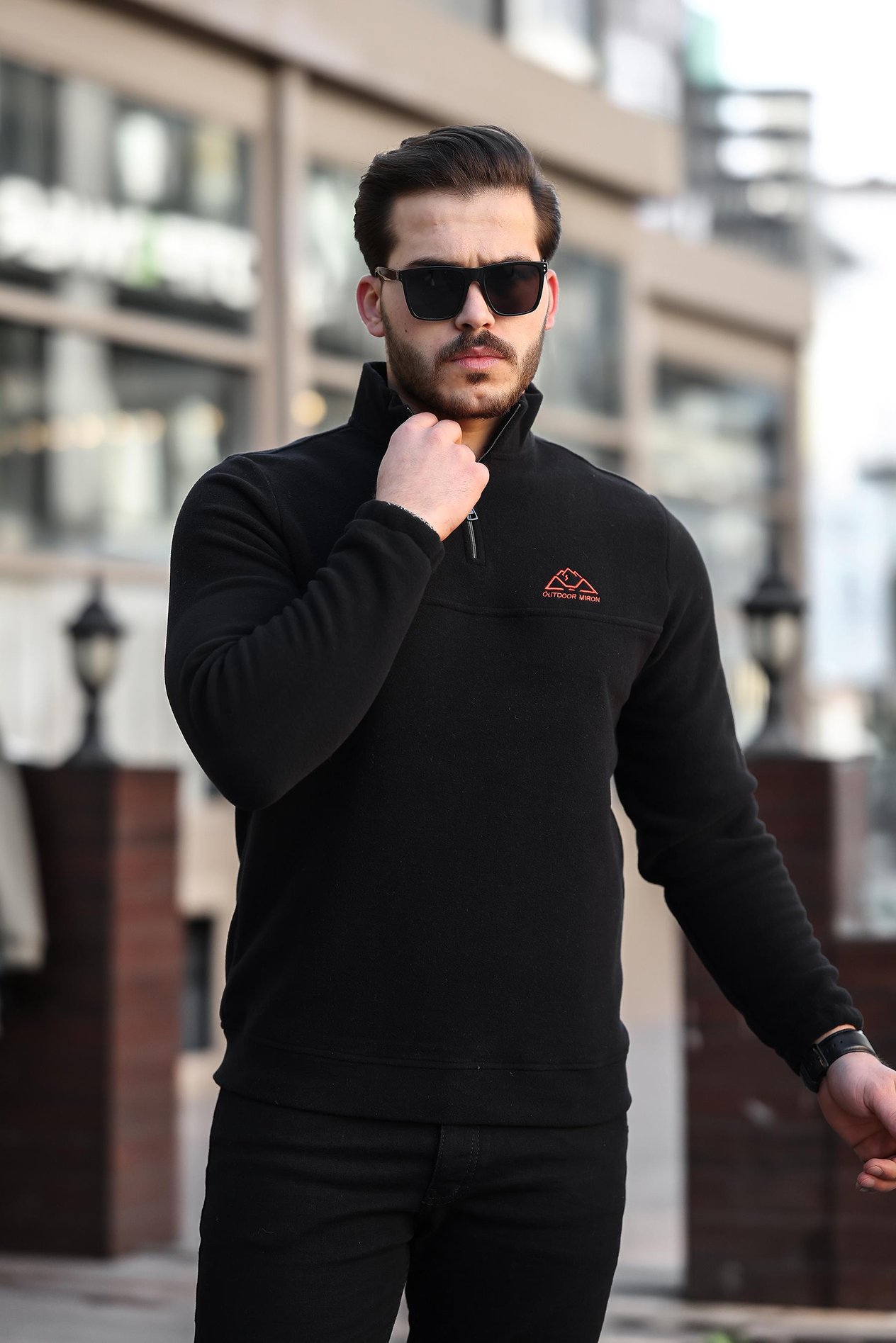 Miron Siyah Unisex Nakışlı Dik Yaka Yarım Fermuarlı Polar Sweatshirt- 2321