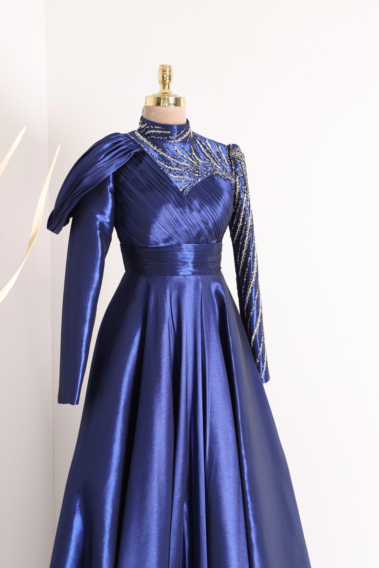 Hürrem Abiye Saks 