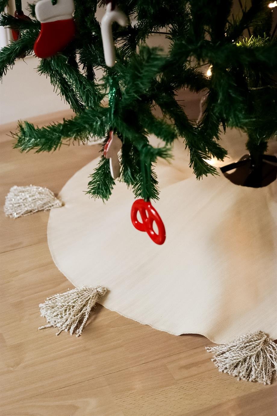 Püsküllü Yılbaşı Ağaç Altı Örtüsü 100 cm