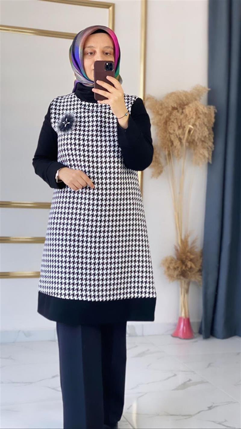 Haya Kazayağı Broşlu Beyaz Tunik FRYA1223