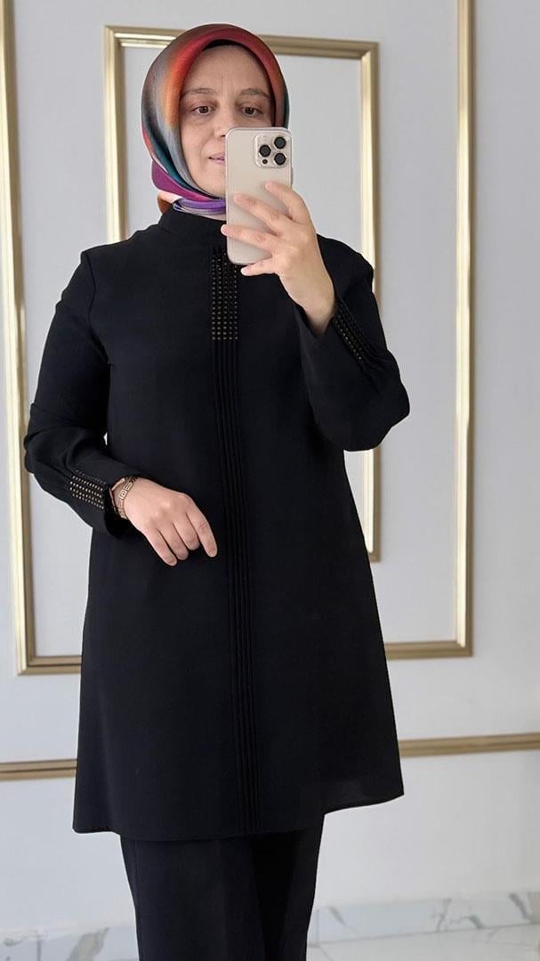 Taş Detaylı Pileli Siyah Tunik FRY