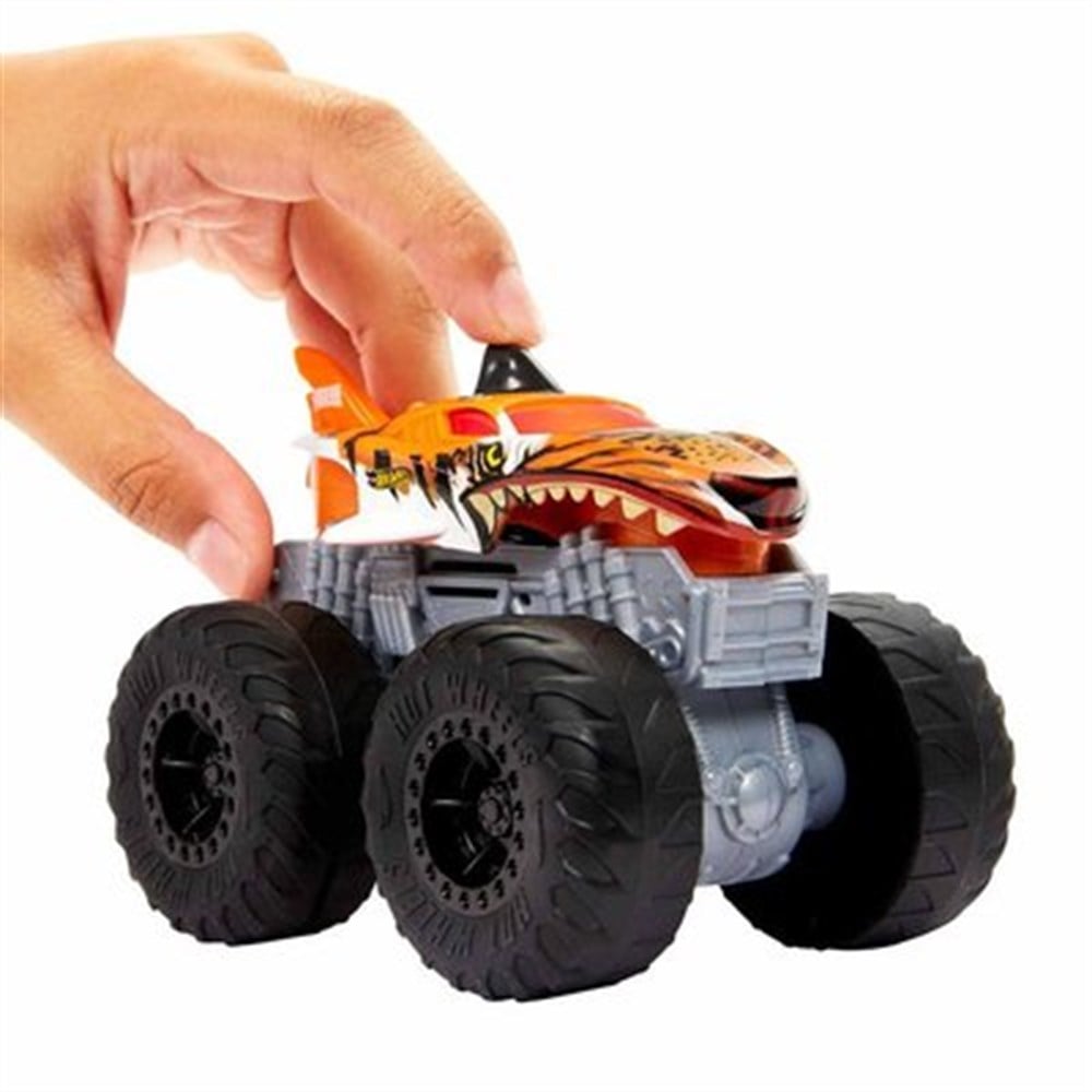 Hotwheels Monster Trucks Kükreyen Arabalar HDX62-Araba Garaj ve Setleri