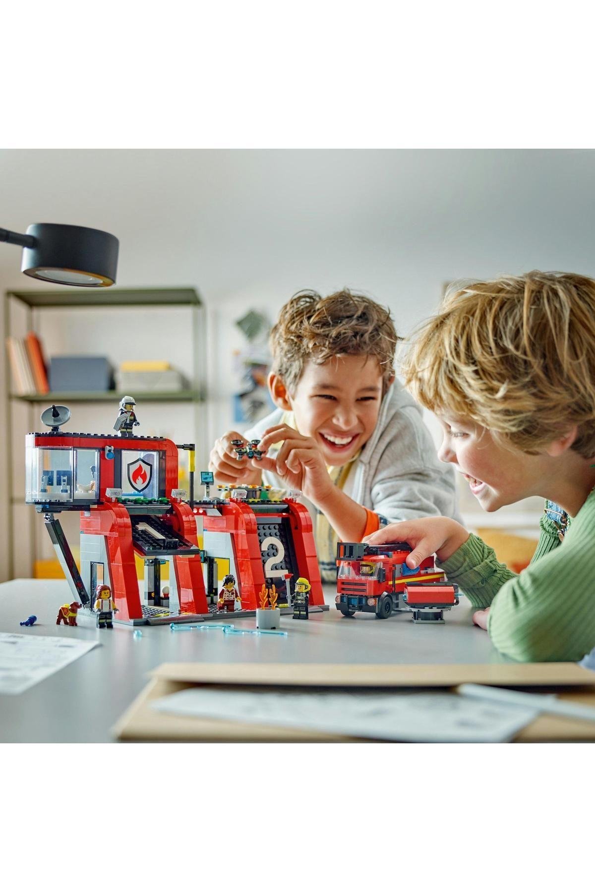 LEGO ® City İtfaiye Kamyonlu İtfaiye Merkezi 60414 -  Yaratıcı Oyuncak Yapım Seti (843 Parça)-Lego