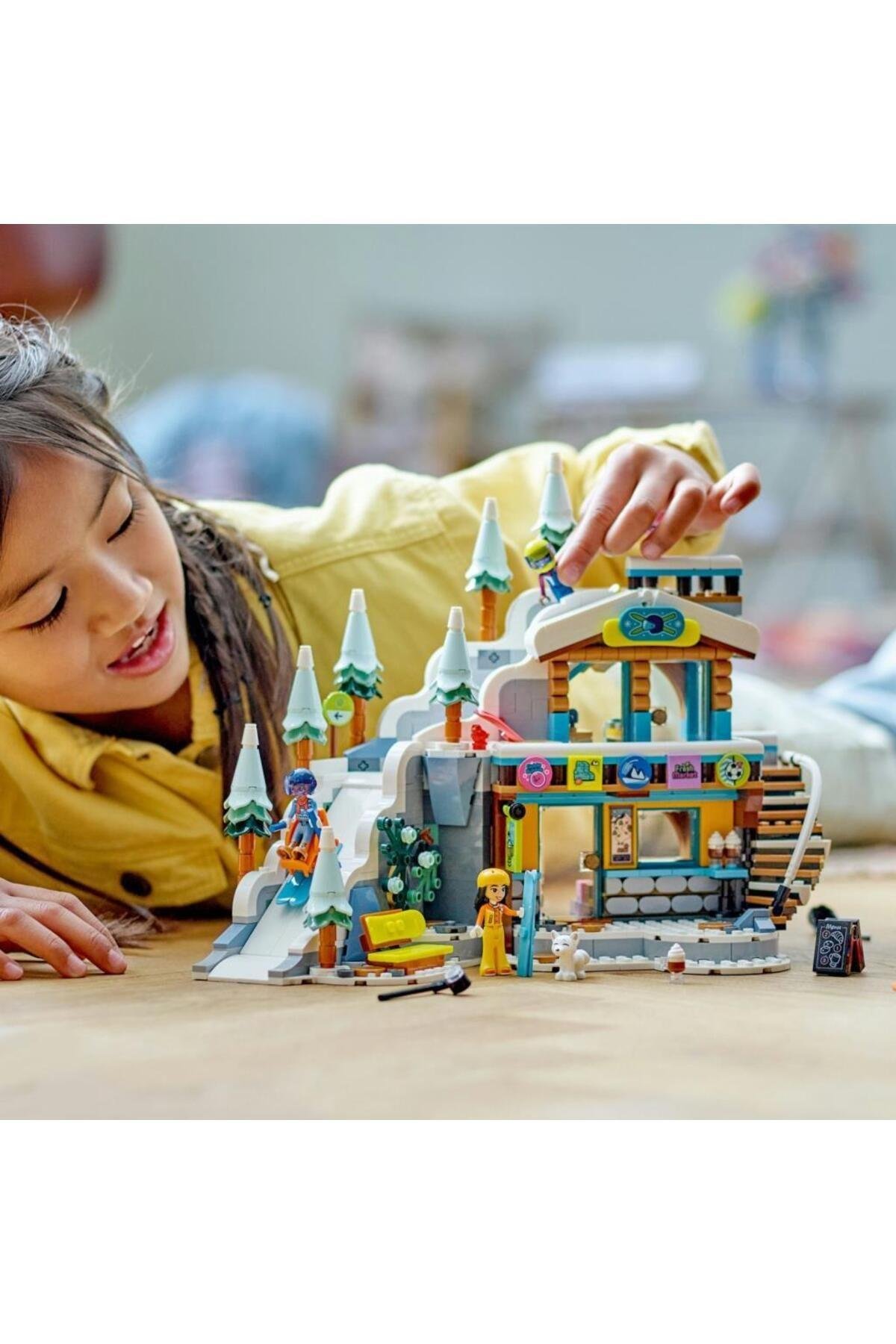LEGO Friends 41756 Kayak Pisti Ve Kafe (980 Parça)-Lego