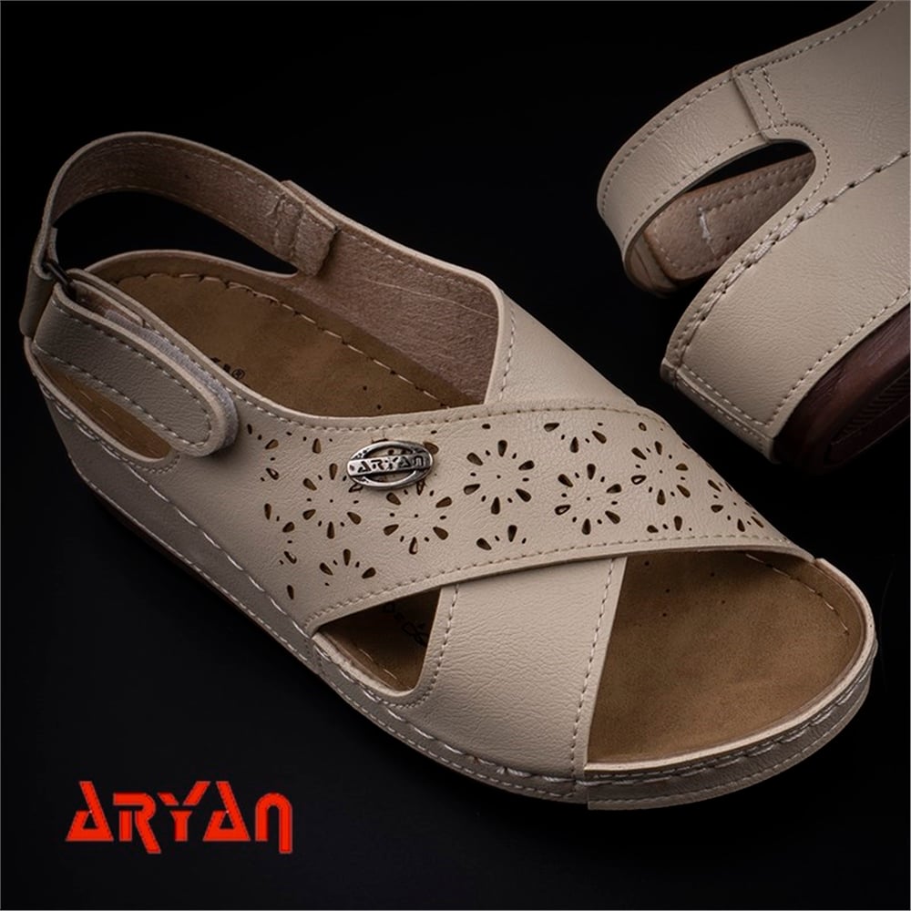 Aryan Krem Kadın Delikli Kadın Sandalet