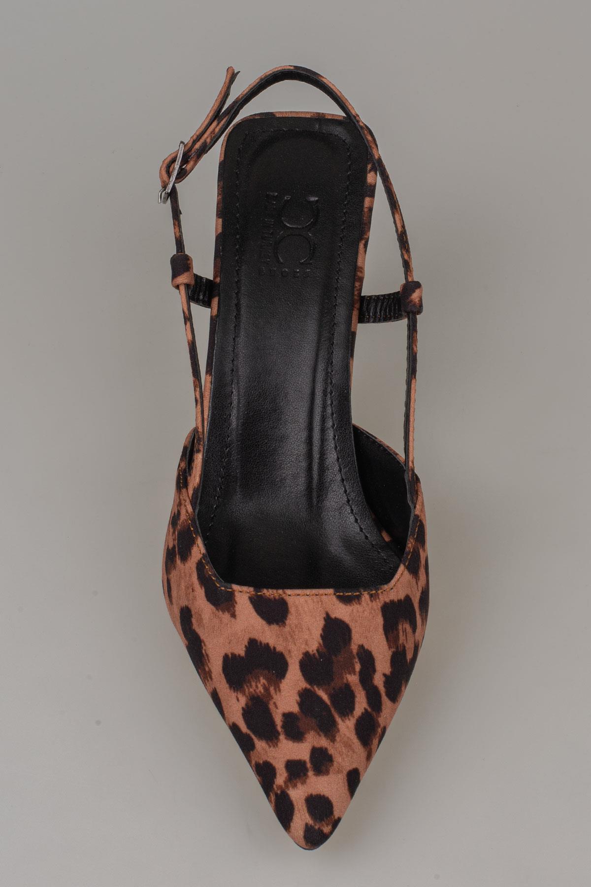 Trend Adımlar Taba  Arkası Açık Leopar Desenli Kadın Klasik Ayakkabı