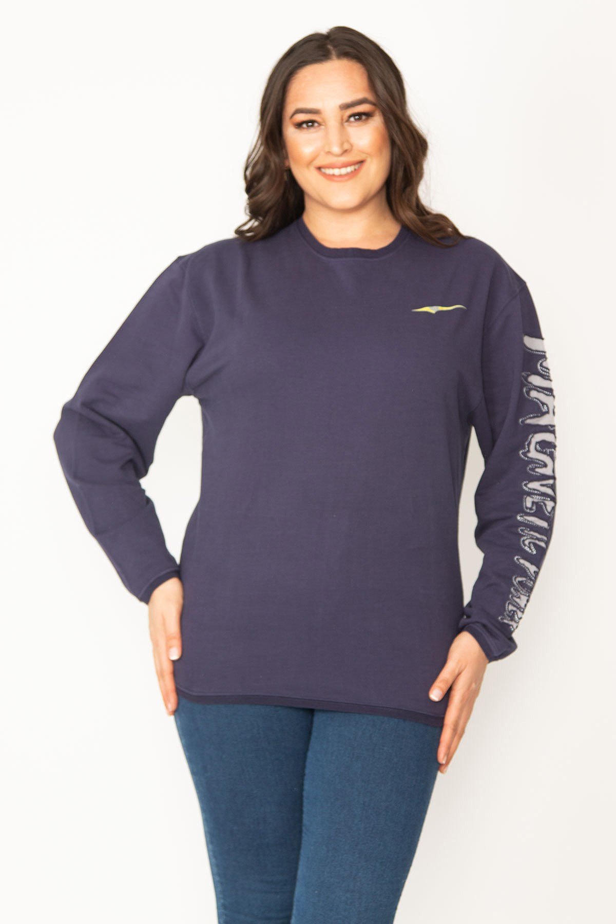 Kadın Lacivert Pamuklu Kumaş Kol Aplikeli Sweatshirt 65N31025