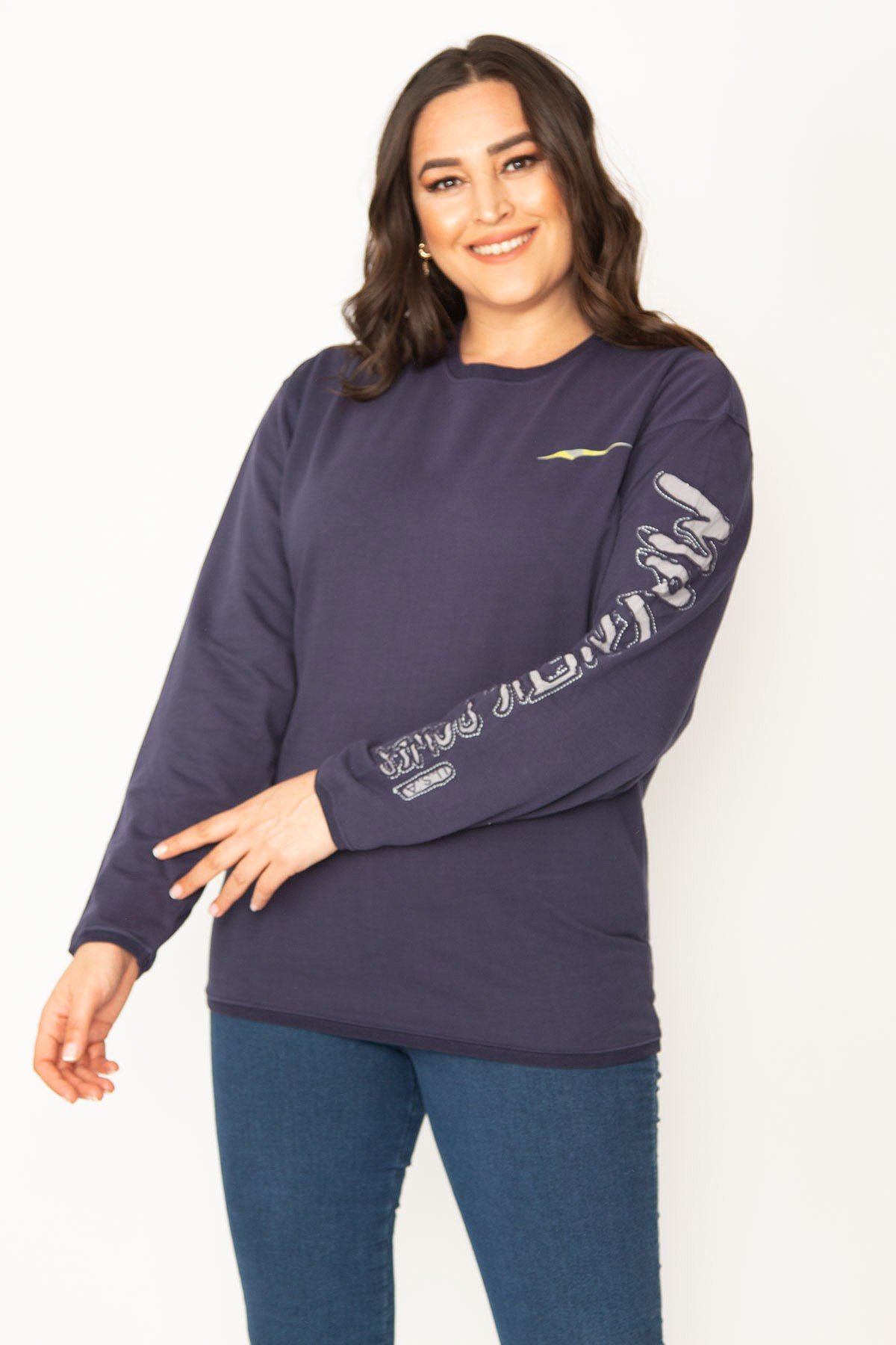 Kadın Lacivert Pamuklu Kumaş Kol Aplikeli Sweatshirt 65N31025