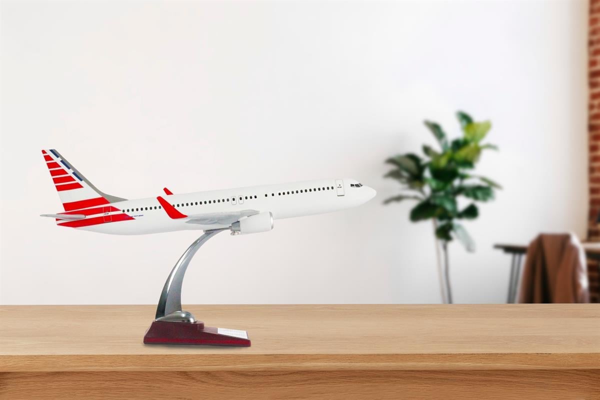 UCK0143Zekupp Boeing 737-800 1/100 Ölçek Kırmızı Mavi Çizgi Detaylı Maket Uçak