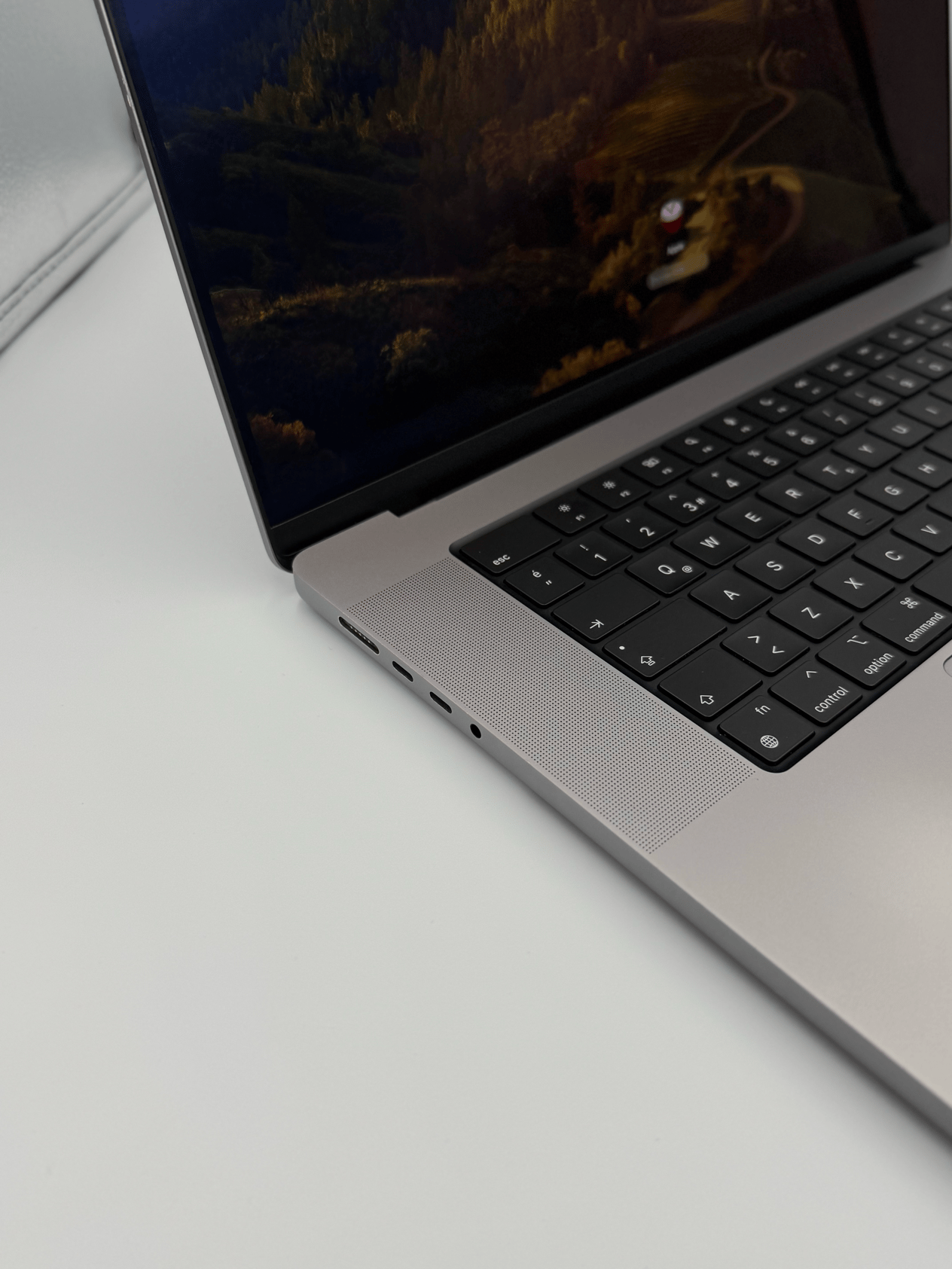 MacBook Pro 16-inch, 2021 MBP 16 M1 PRO 10C CPU 16C GPU 16GB 1TB SPACE GRAY MK193TU/A_2ND