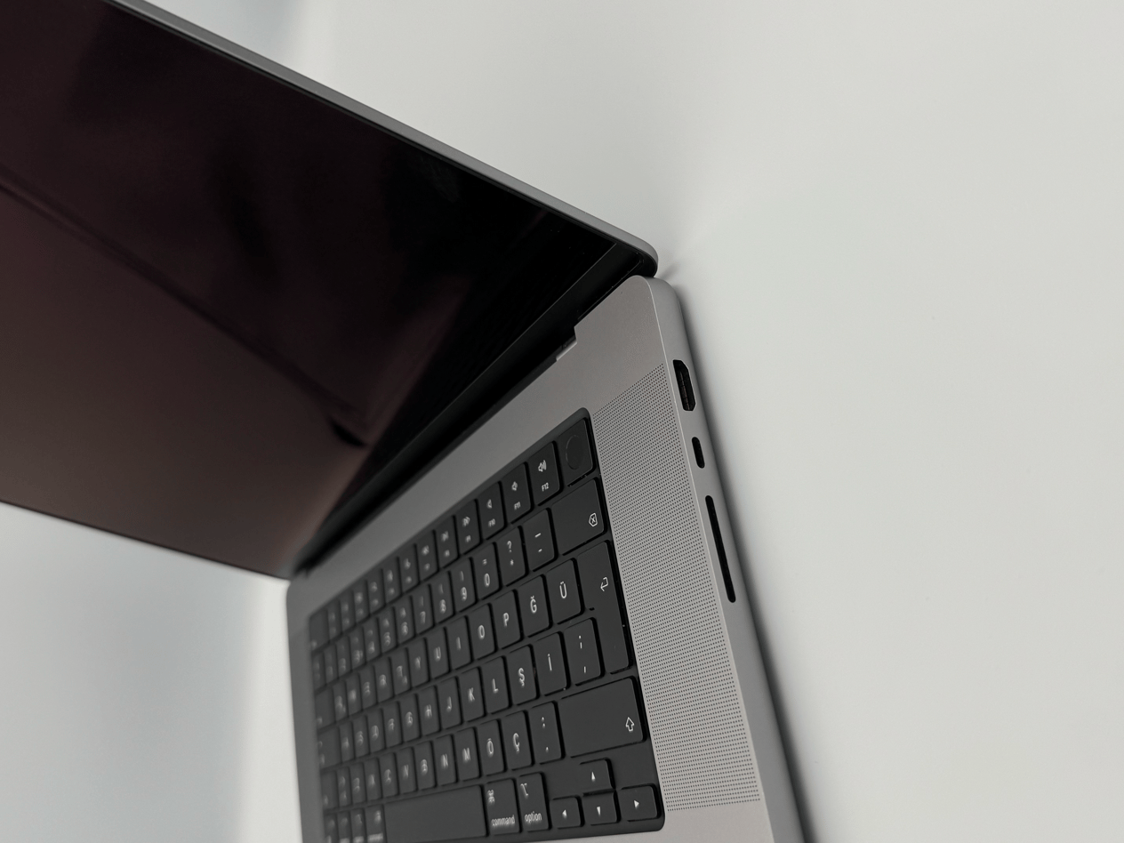 MacBook Pro 16-inch, 2021 MBP 16 M1 PRO 10C CPU 16C GPU 16GB 1TB SPACE GRAY MK193TU/A_2ND