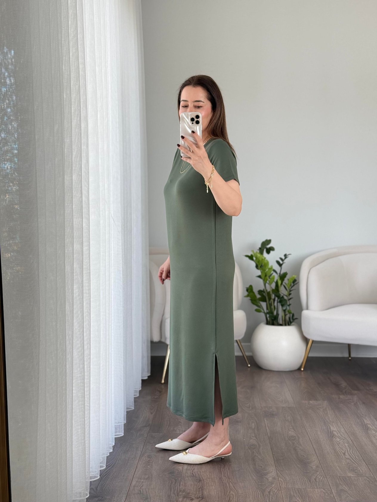 Modal Kumaş Yırtmaçlı Kısa Kollu Elbise Haki