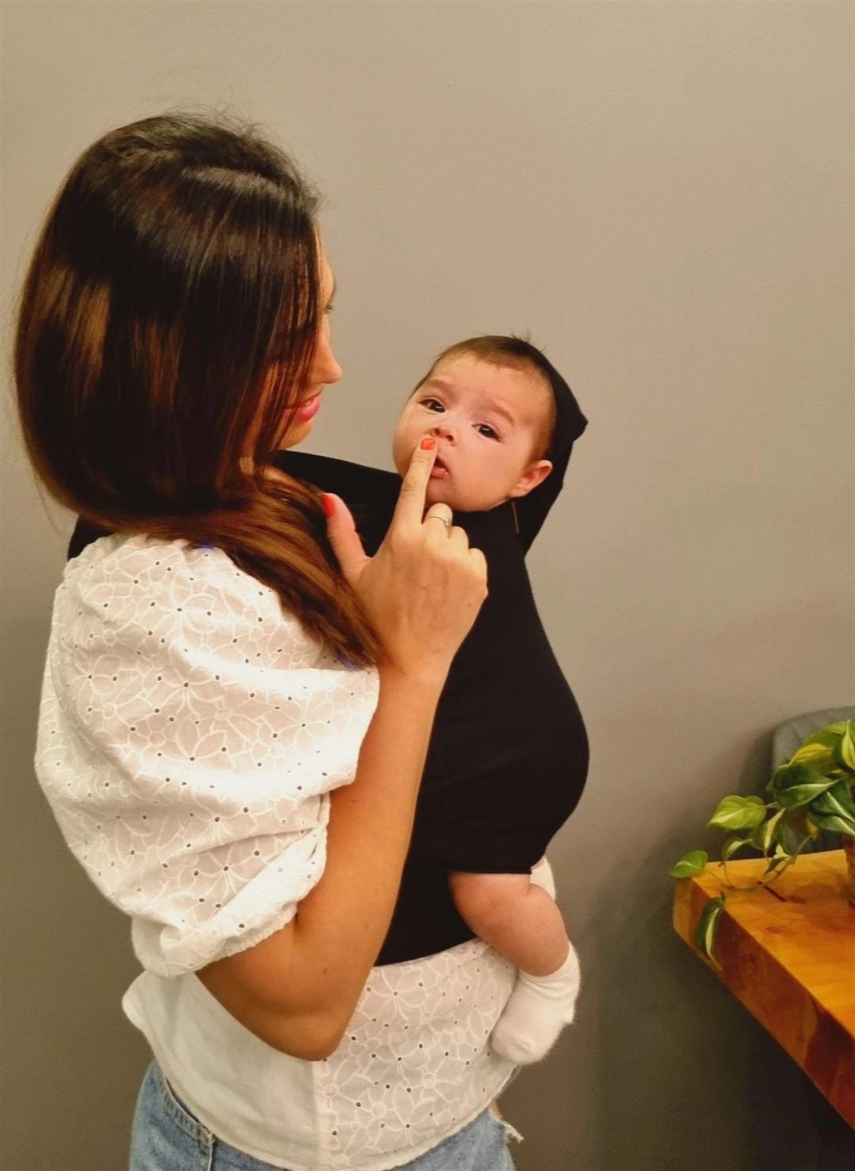Esnek Sling Siyah- Bebek Taşıma Şalı- %100 Pamuklu Yumuşak Doku -Kese ve Bere Hediyeli