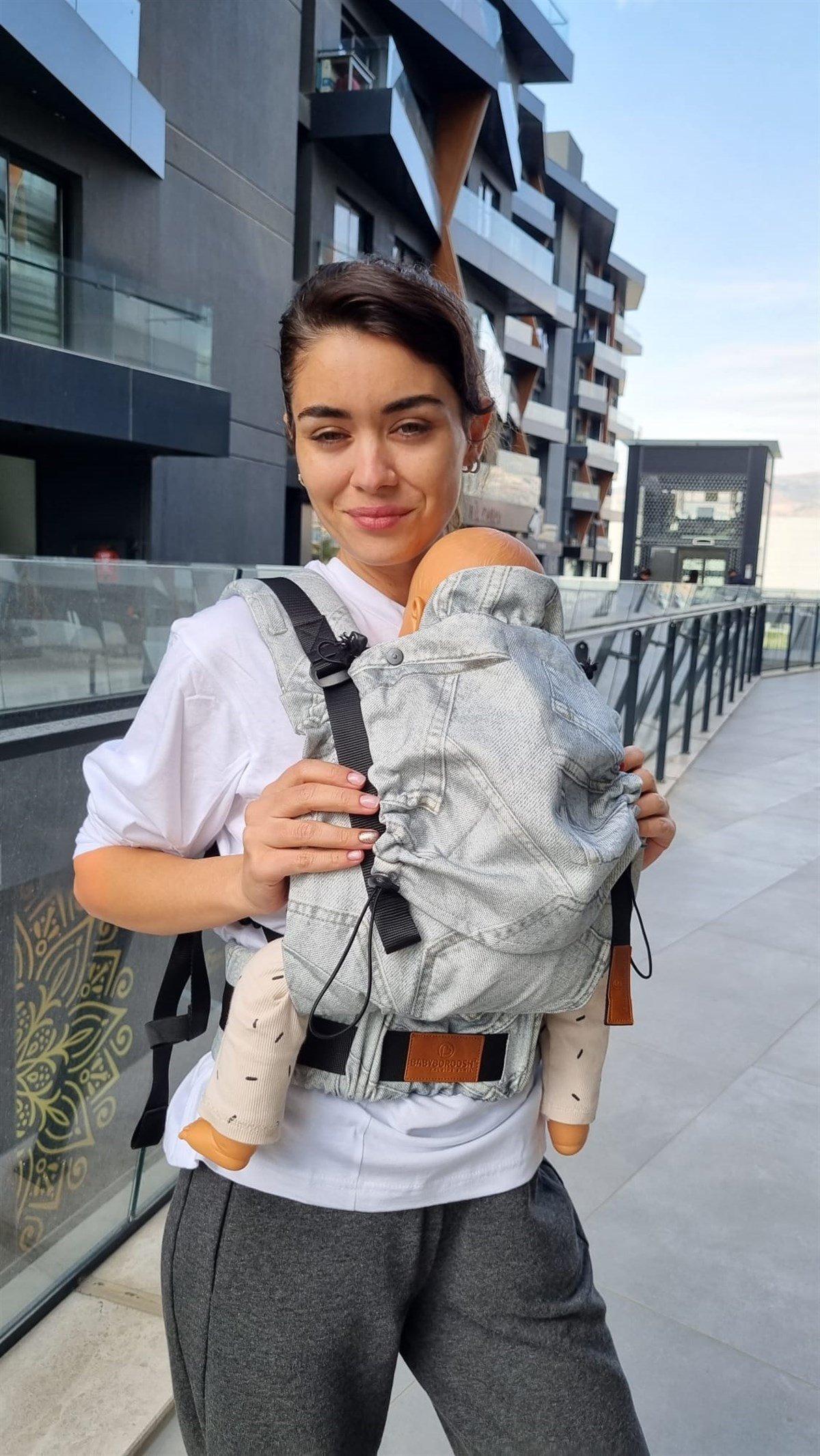 New Age Büyüyen Yenidoğan Ergonomik Bebek Kangurusu- Oeko Tex (MOM JEAN)