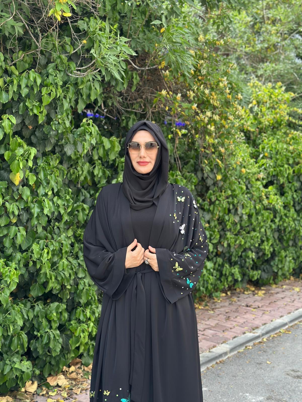 KELEBEK VE TAŞ İŞLEMELİ ABAYA