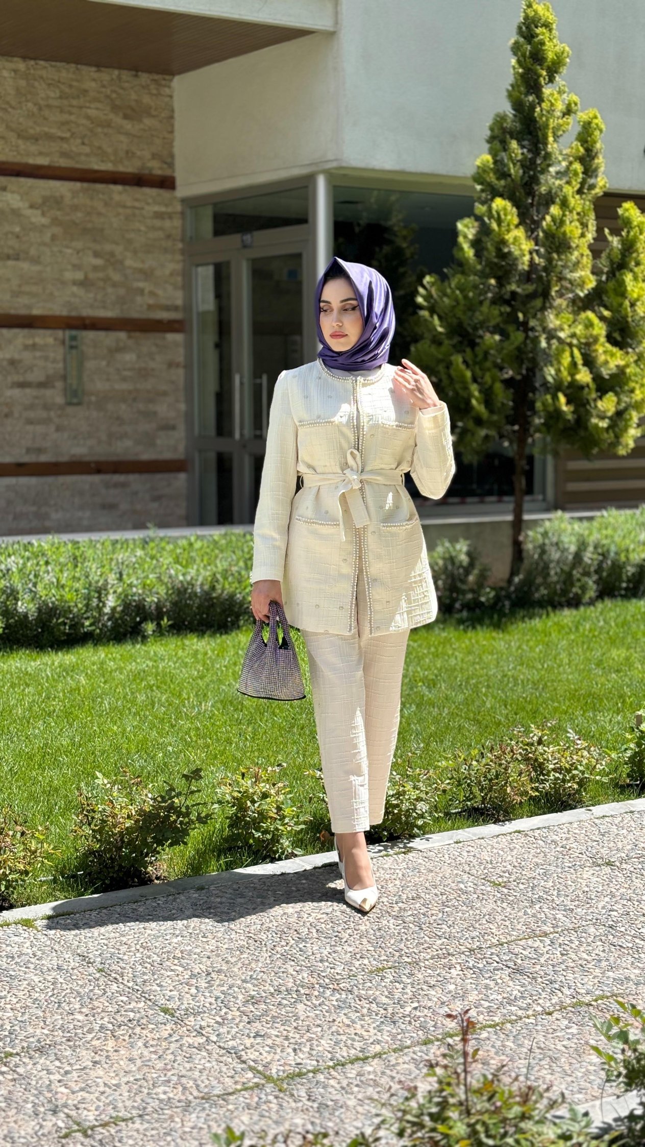 KENDİNDEN DESENLİ CEKETLİ TAKIM