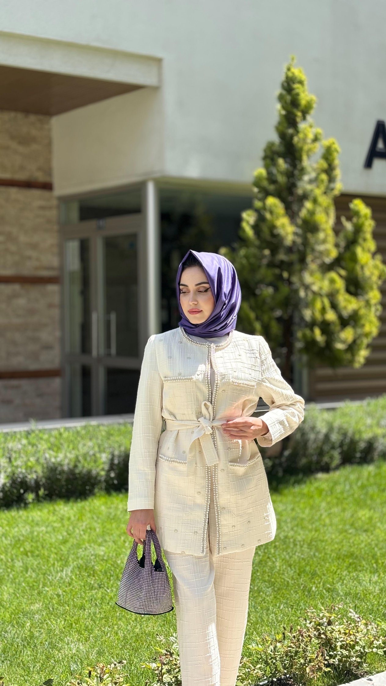 KENDİNDEN DESENLİ CEKETLİ TAKIM