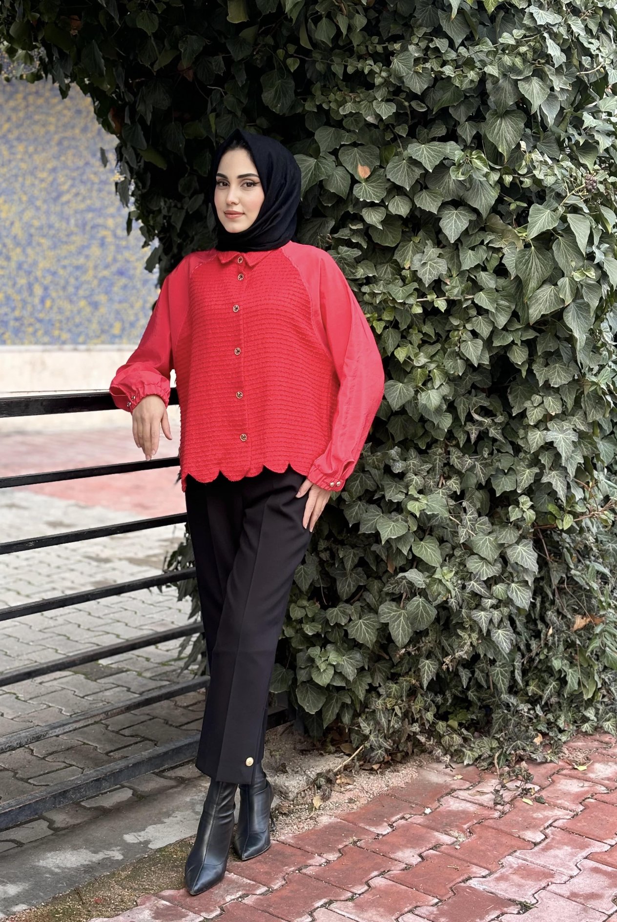 TÜVİT KUMAŞ KOL LASTİKLİ GÖMLEK 