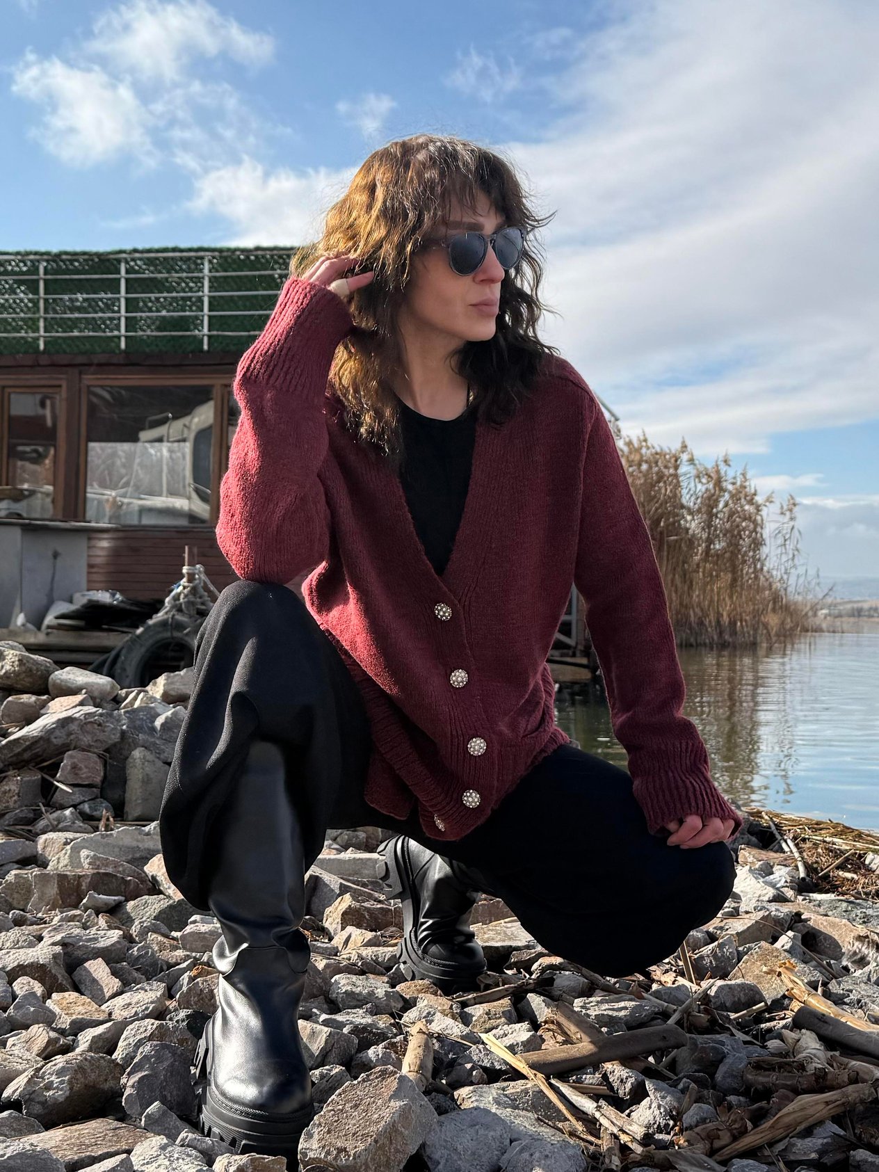 Bordo Düğmesi Taş Detaylı Hırka