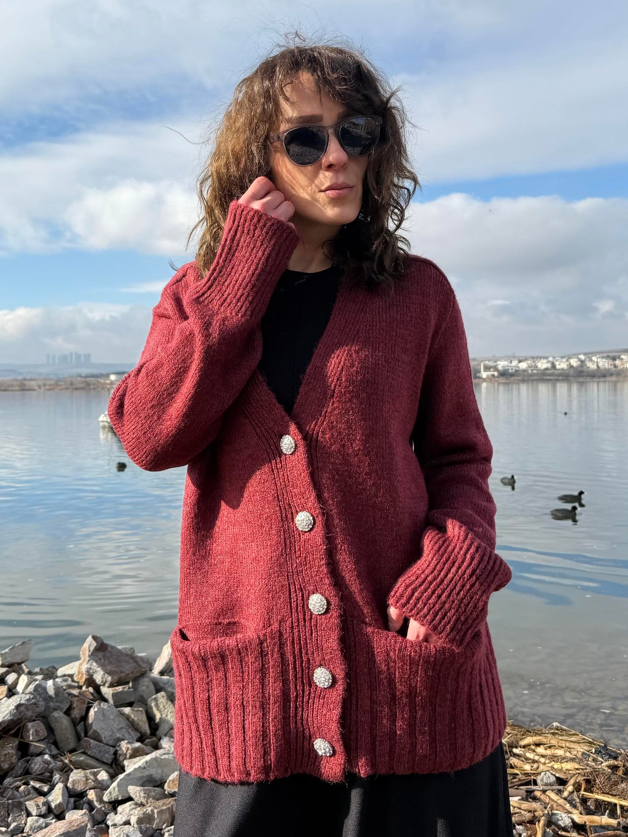 Bordo Düğmesi Taş Detaylı Hırka