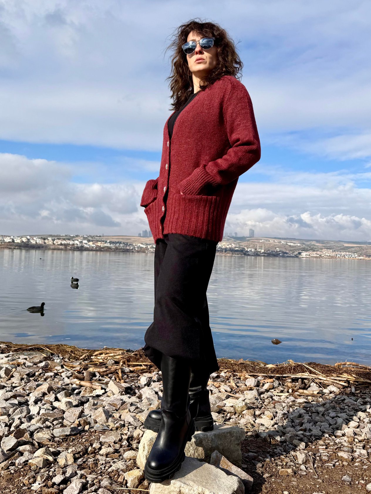 Bordo Düğmesi Taş Detaylı Hırka