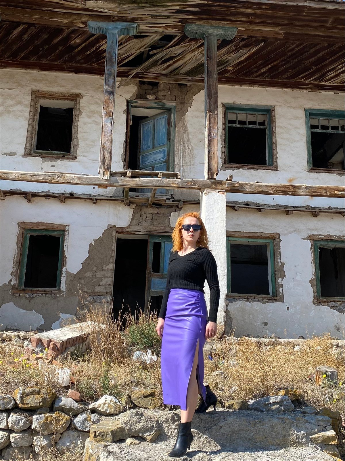 MOR - YANDAN BÜZGÜLÜ, YIRTMAÇLI, DERİ ETEK