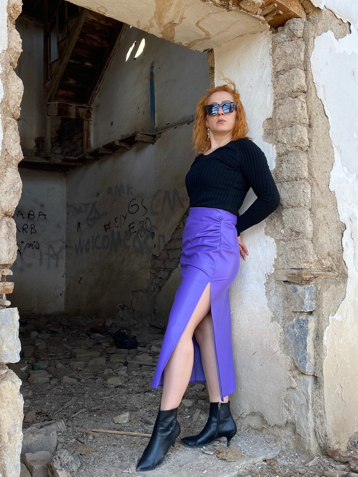 MOR - YANDAN BÜZGÜLÜ, YIRTMAÇLI, DERİ ETEK