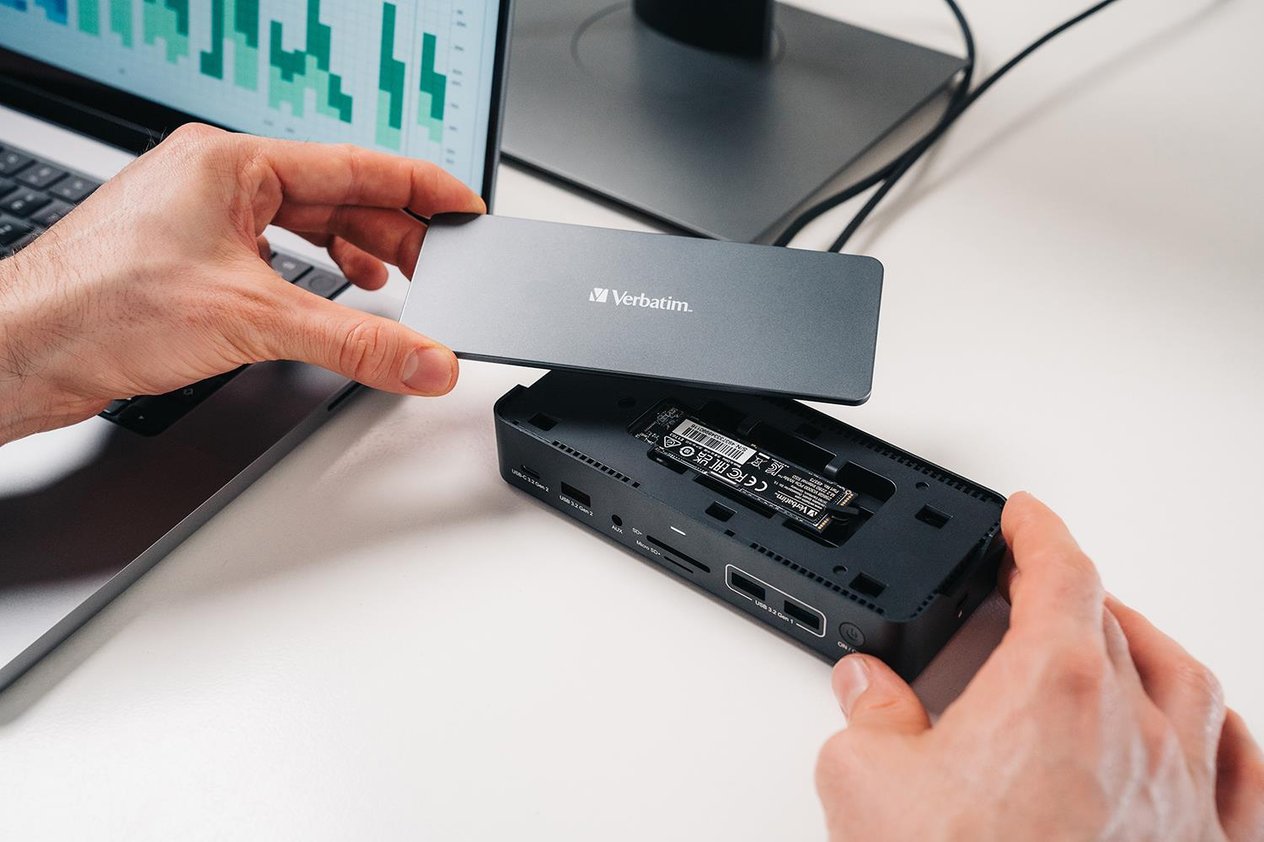 32173-891 USB-C PRO DOCKING STATION 15 PORT WITH SSD SLOT CDS-15S