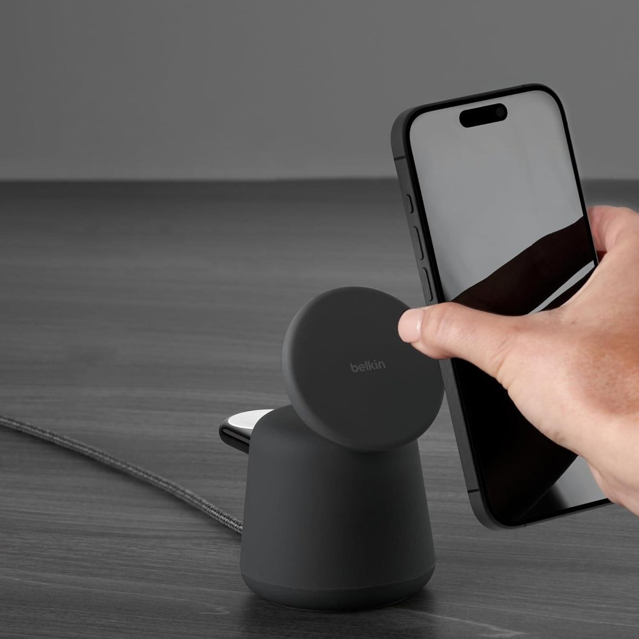 Belkin BoostCharge Pro Kablosuz 2'si 1 arada MagSafe (15 W) Şarj İstasyonu - Siyah