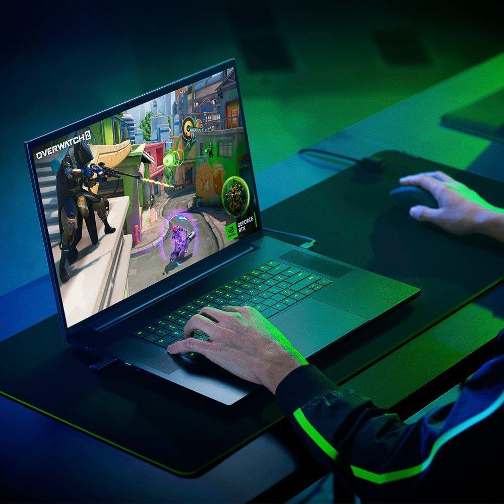 Razer Blade 18 İntel Core i9-13950HX 32GB DDR5 2TB SSD RTX 4090 16GB W11 18'' QHD+ Gaming Notebook Bilgisayar