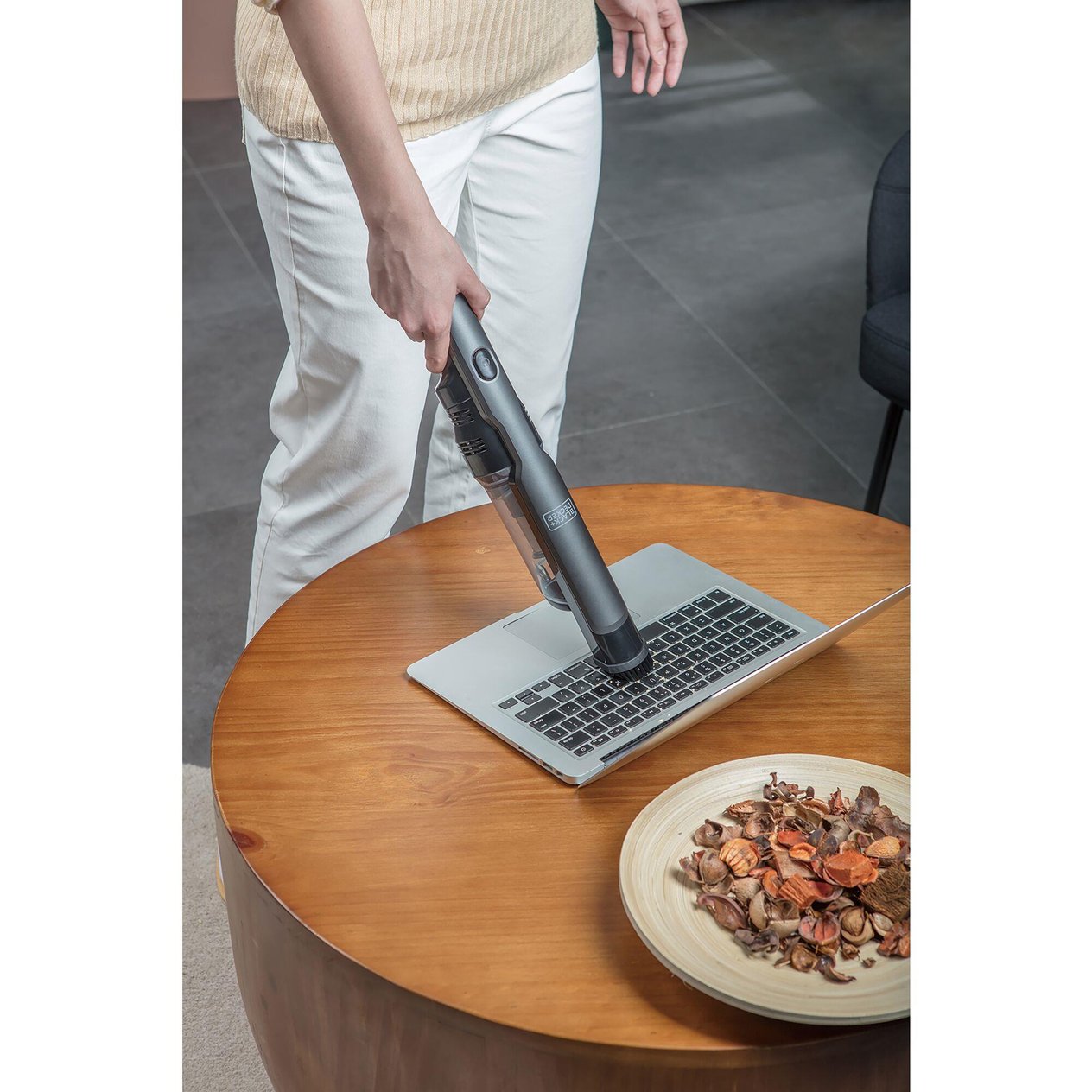 Black&Decker 12V Aspirabrikol Şarjlı El Süpürgesi - DVC320B21-QW
