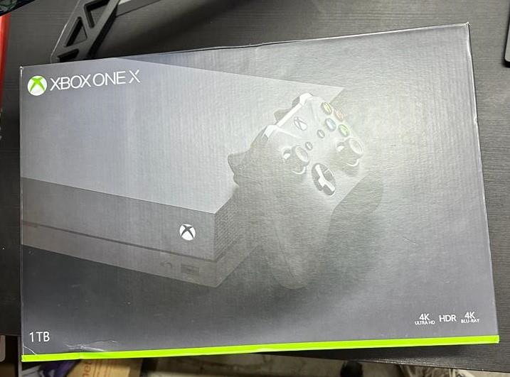 OUTLET Microsoft Xbox One X 1TB Star Wars Jedi Fallen Order Deluxe Edition - CYV-00420