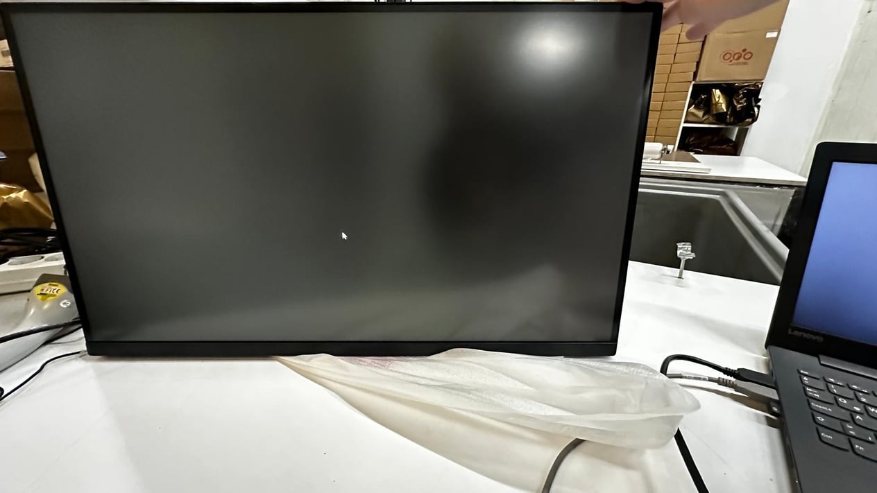 OUTLET LG UltraGear 27GQ50F-B 27 inç UltraGear FHD 1ms 165Hz Monitör AMD FreeSync Premium
