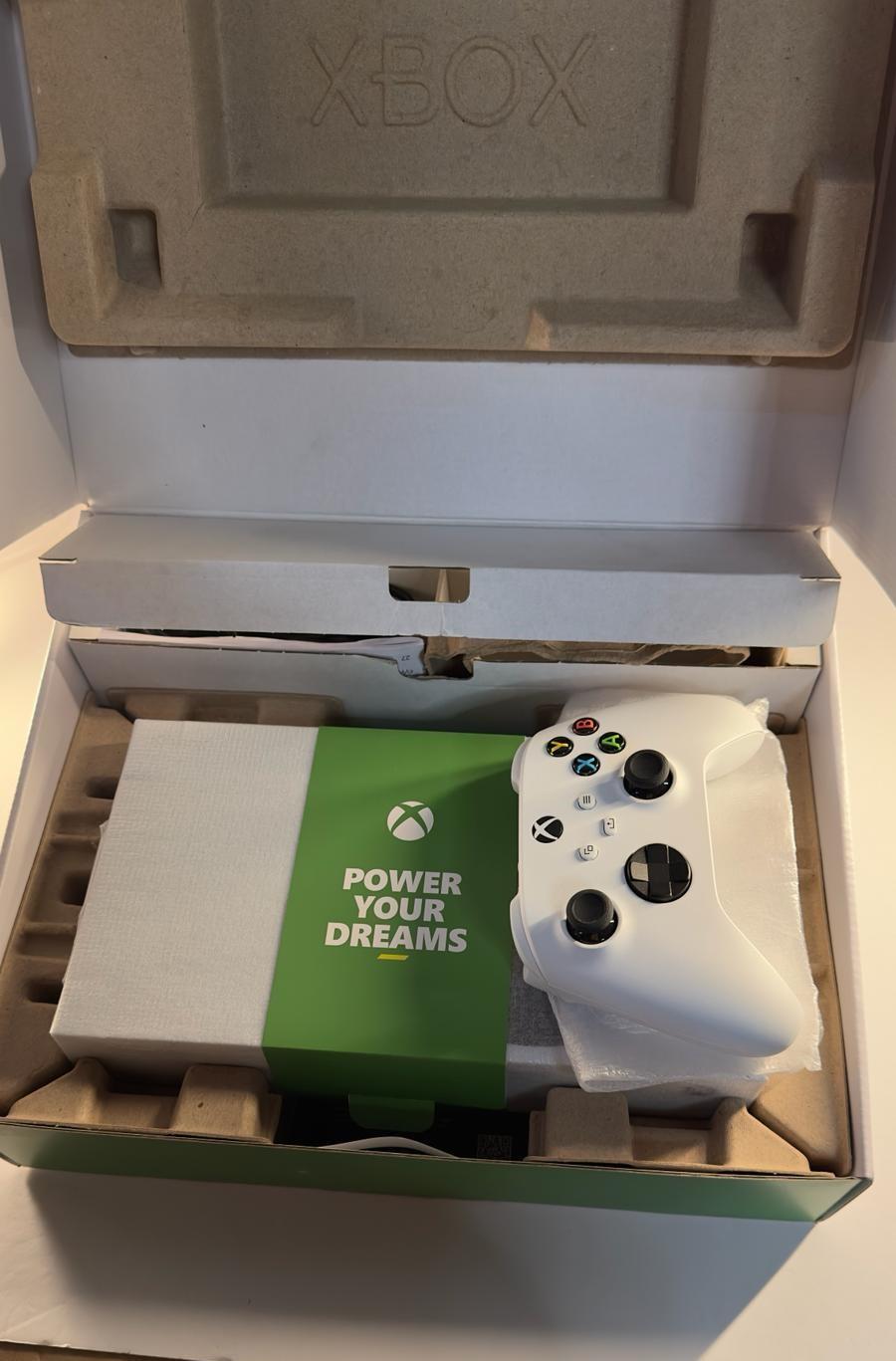OUTLET Microsoft Xbox Series S 512GB Oyun Konsolu (Microsoft Türkiye Garantili)