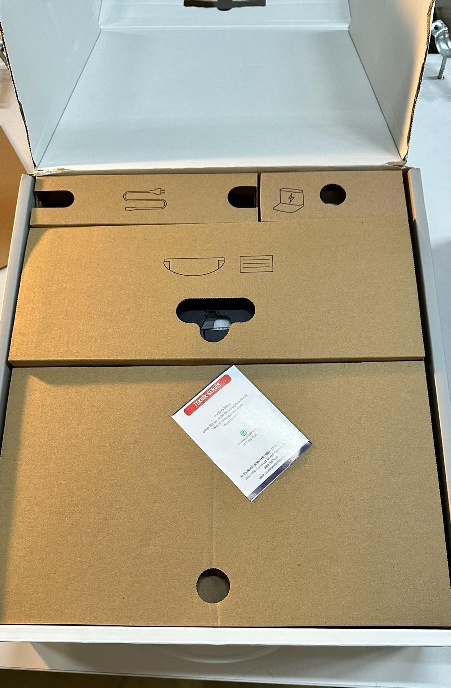 OUTLET Roborock S8 Sonic Akıllı Robot Süpürge Beyaz