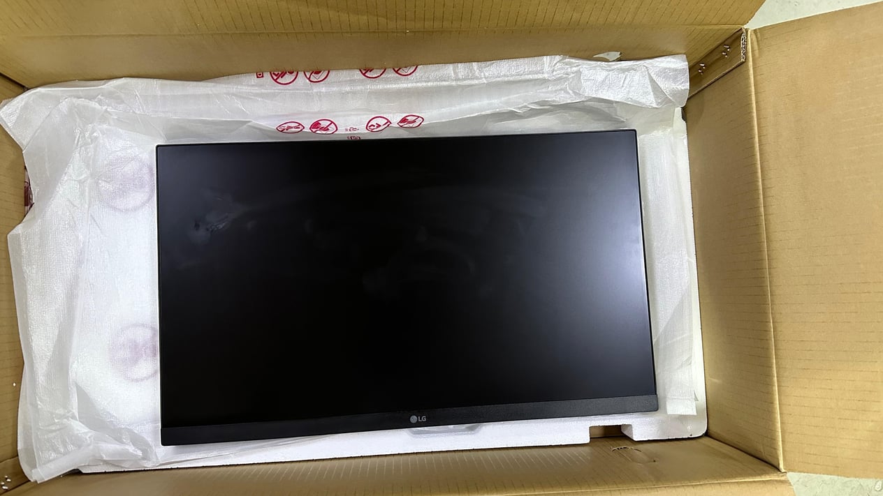 OUTLET LG UltraGear 23.8 1Ms 144Hz (HDMI+Display) FHD IPS Oyuncu Monitör 