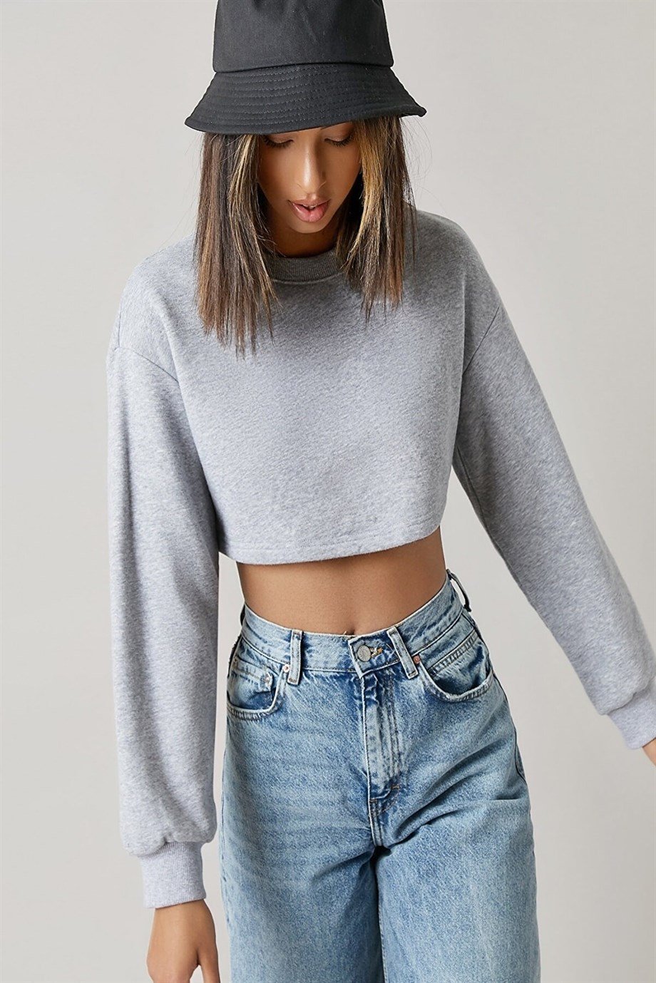Kadın Grı Kısa Kesim Mevsimlik Kumaş Crop Sweatshirt 5050_20150