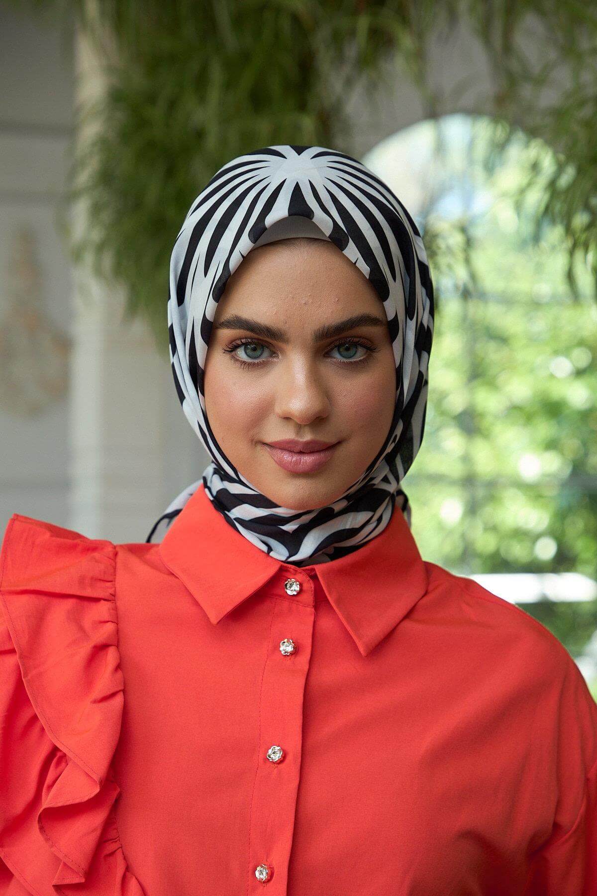 Yaz Işıltısı Koleksiyonu Soft Eşarp Beyaz Siyah 1184-07