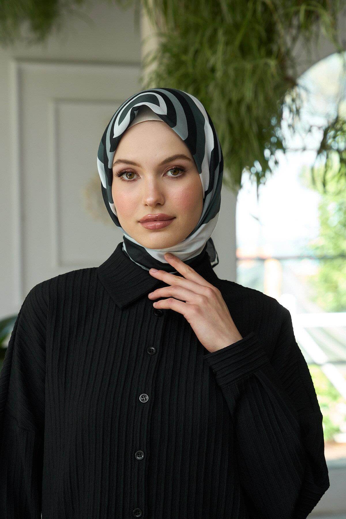 Yaz Işıltısı Koleksiyonu Soft Eşarp Siyah Beyaz 1183-06