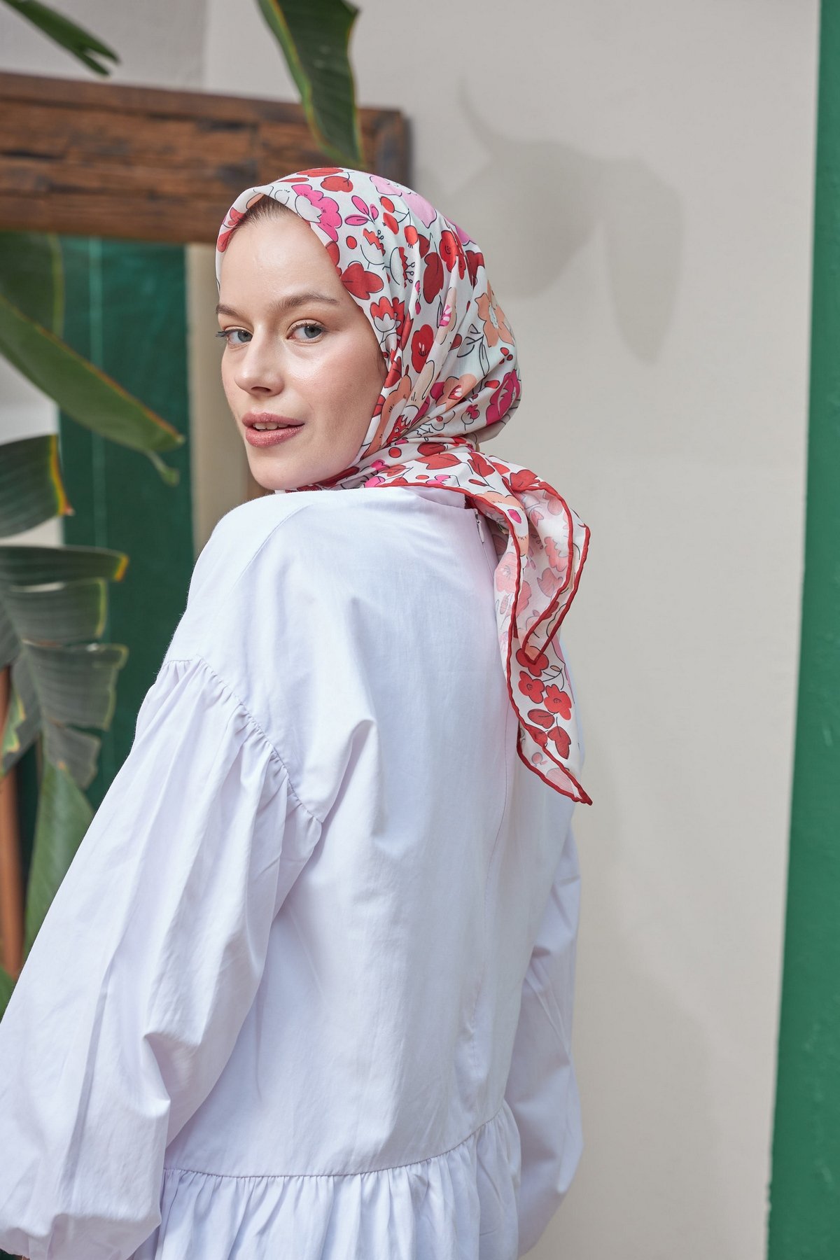 Nergis Kırmızı  Pamuk Viskon Eşarp