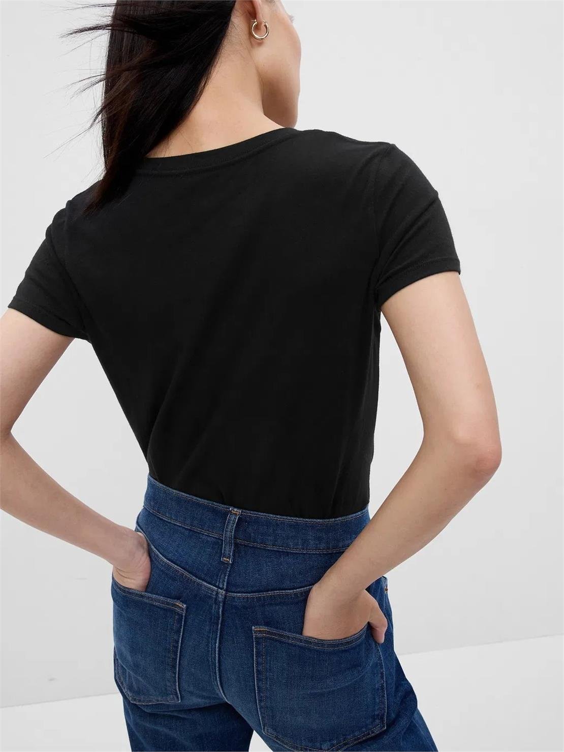 GAP V-SS LOGO CLASSIC TEE Tişört Modeli KADIN