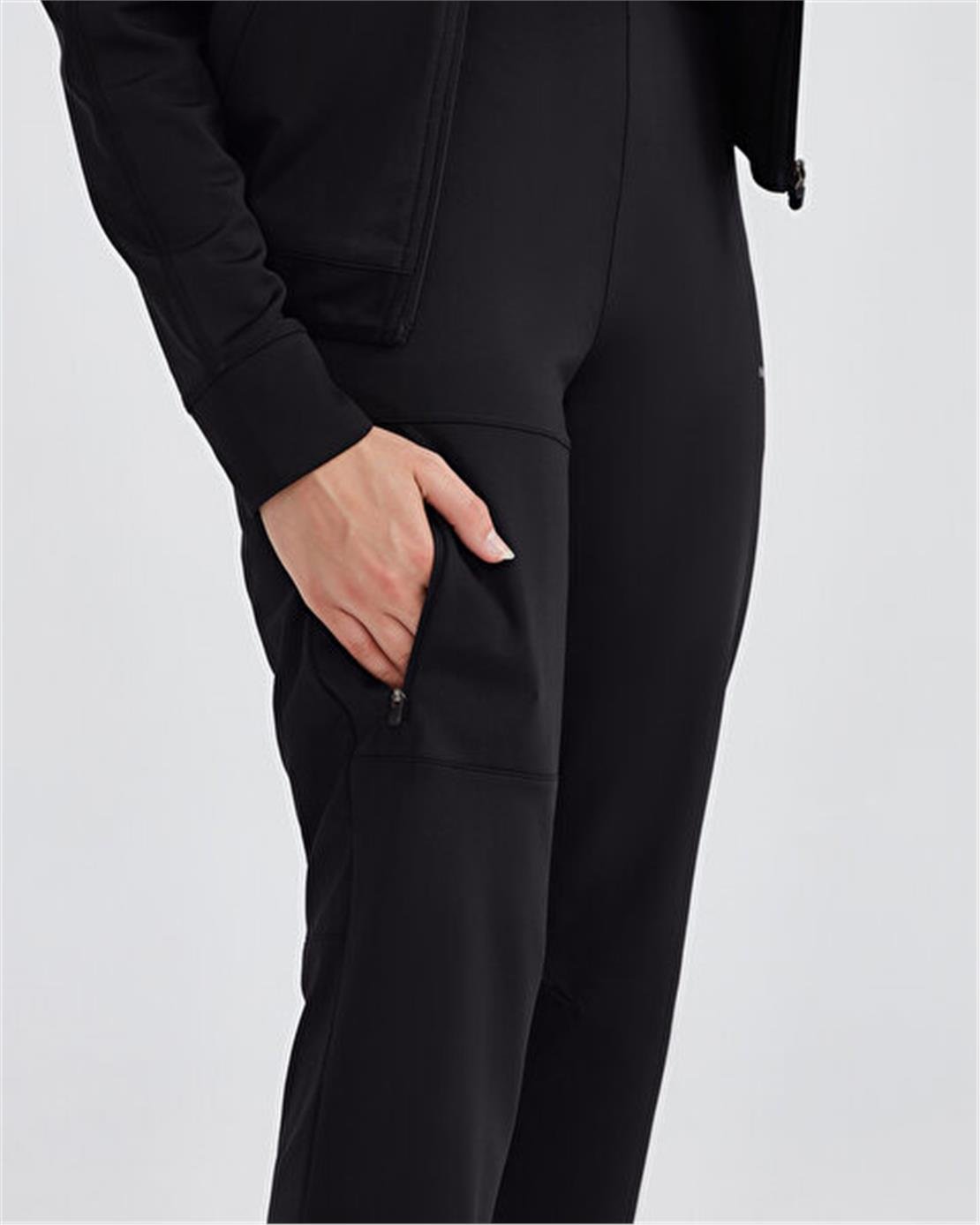 SKECHERS W Performance Coll. Suit Track Suit