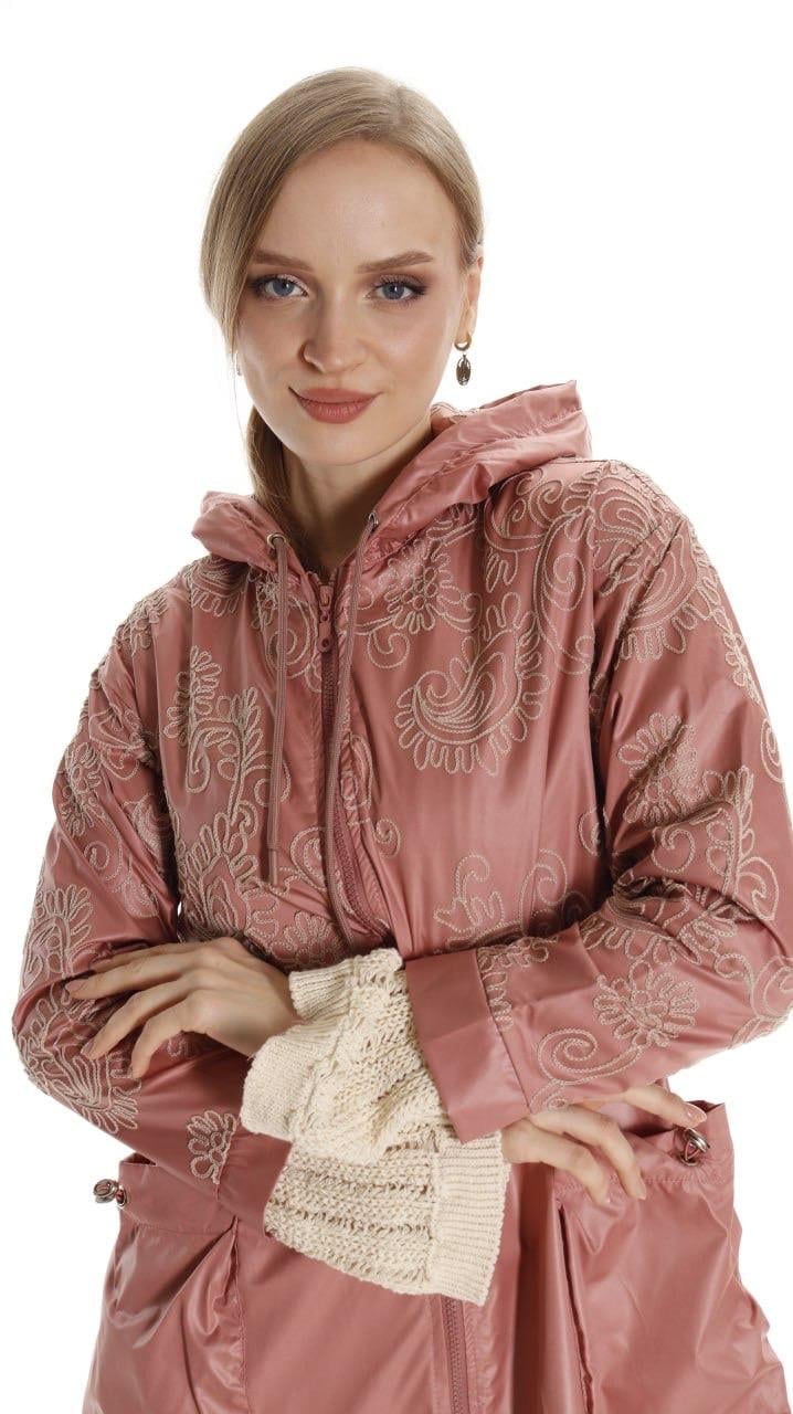 Uzun Nakışlı Yağmurluk Kapşonlu pembe