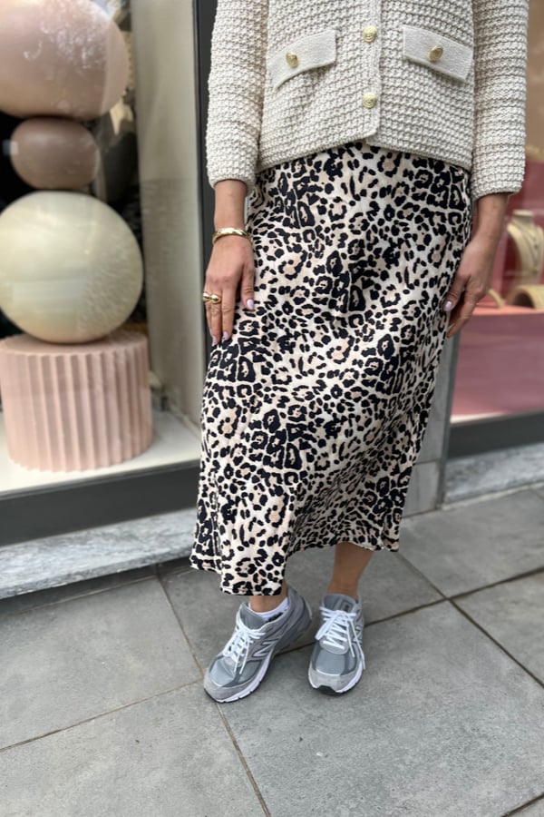 BELİ LASTİKLİ LEOPAR DESE SATEN ETEK