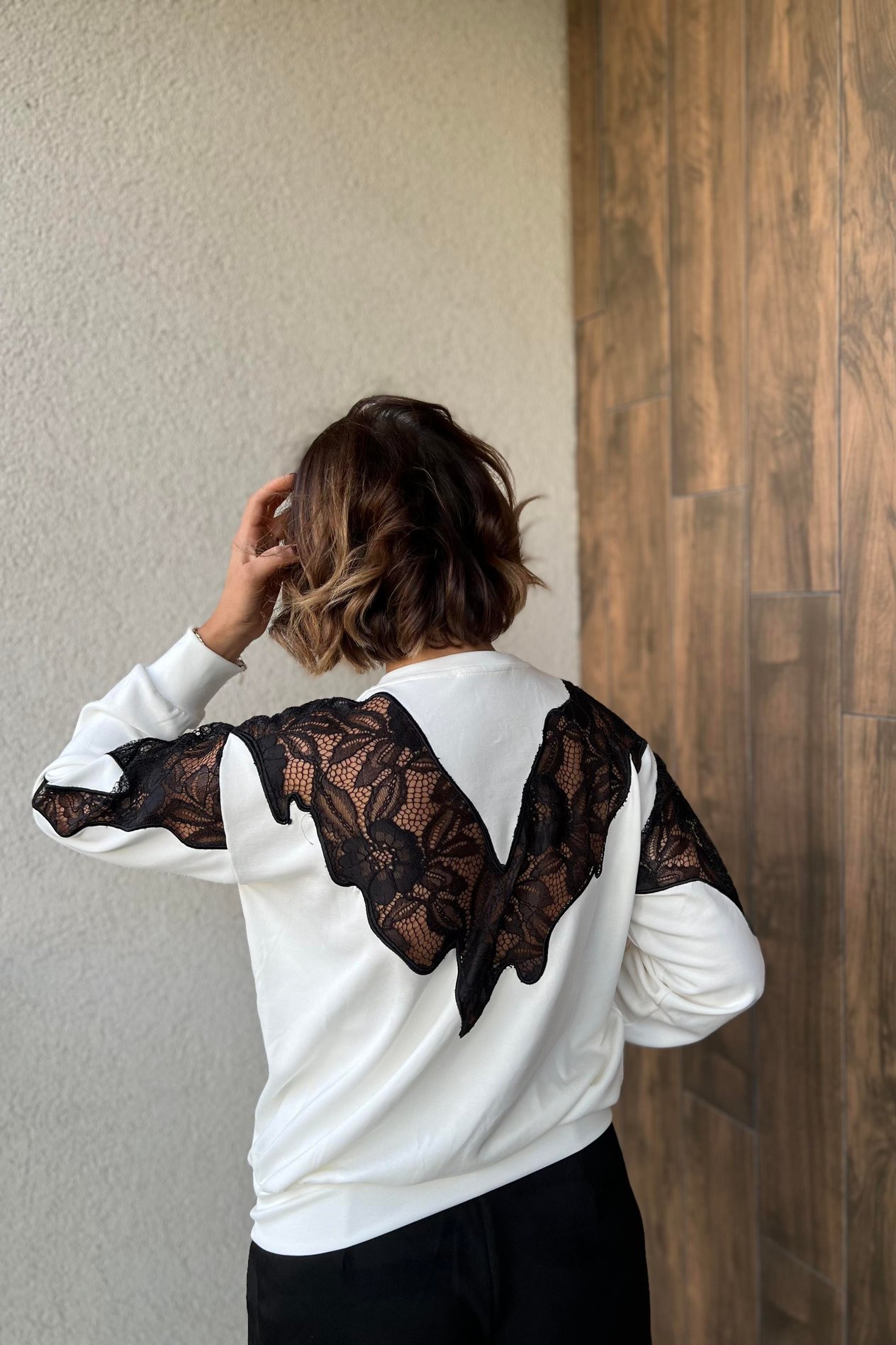DANTEL DETAYLI SWEATSHIRT 
