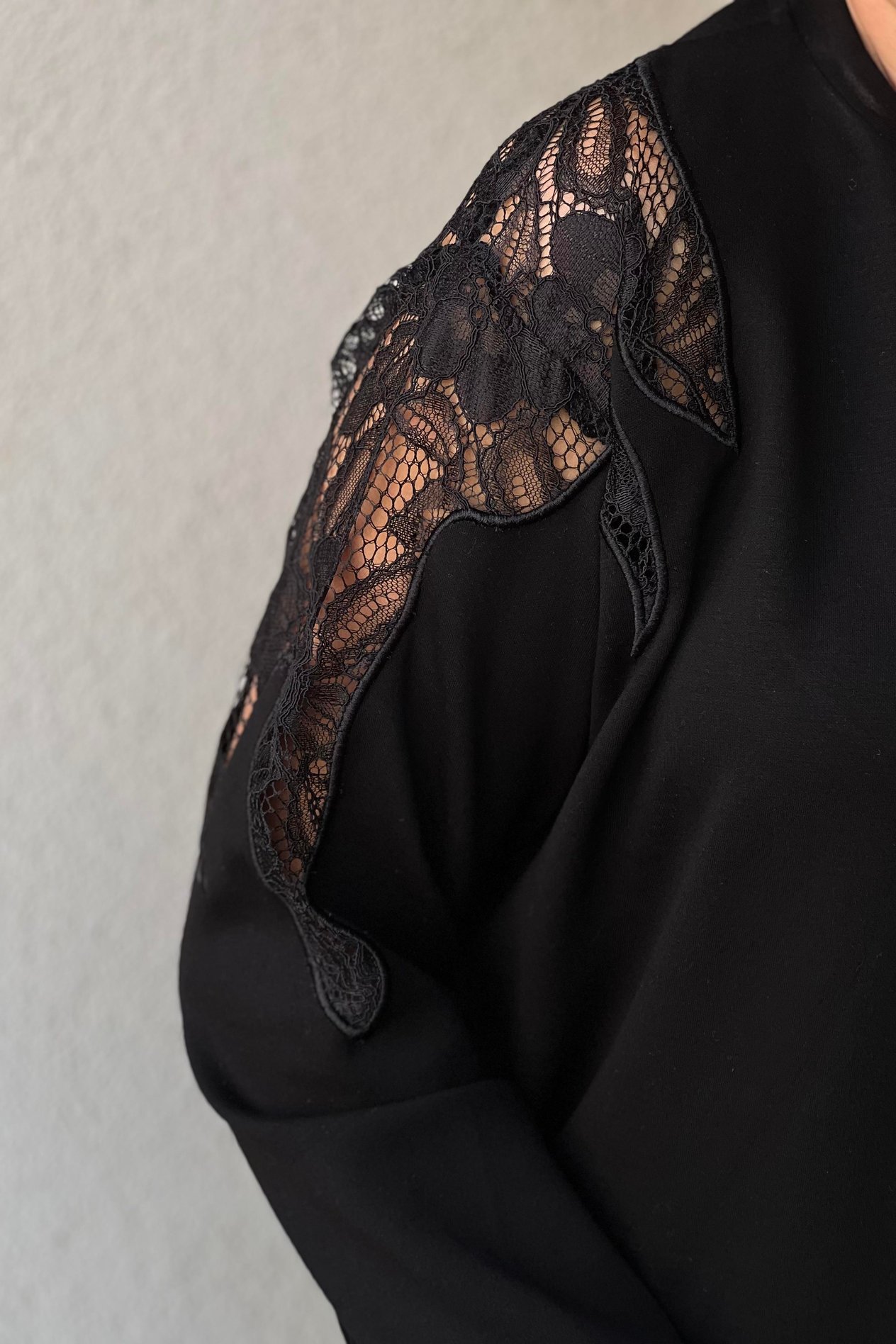 DANTEL DETAYLI SWEATSHIRT 